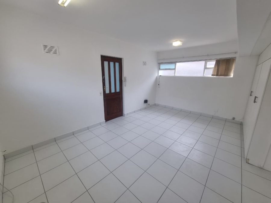 To Let 0 Bedroom Property for Rent in Sea Point Western Cape